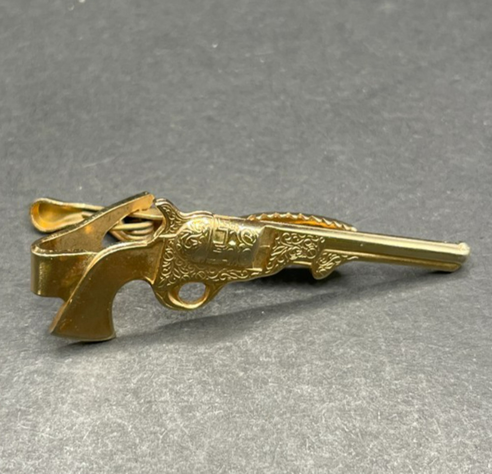 Vintage Gold Tone Revolver Pistol Tie Clip Bar Western Gun Classic Mens Jewelry
